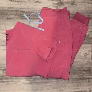 Lago pink scrub set